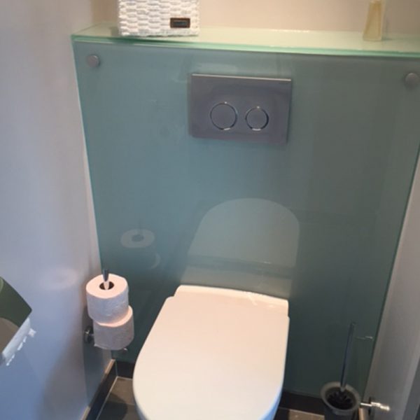 Renovlies Waterproof Toilet met glasplaat - Schildersbedrijf-J.-van-Dijk-Zn.-B.V.-Veenendaal